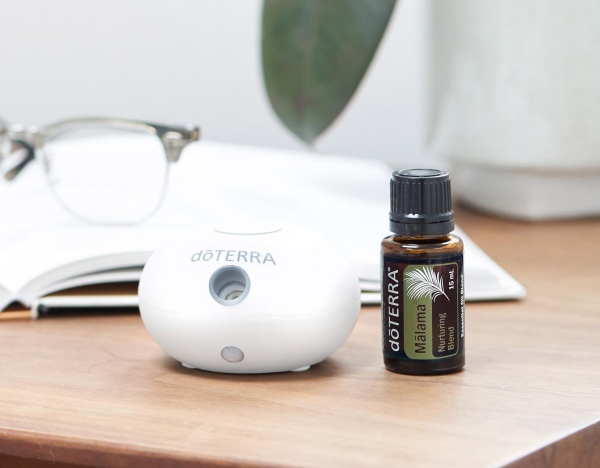 Картинка Набор doTERRA портативный диффузор Bubble с датчиком движения и смесь Малама, 15 мл от магазина dōTERRA