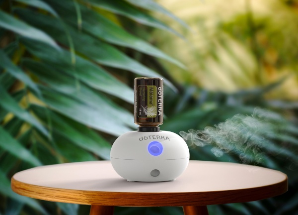 Картинка Портативный диффузор doTERRA Bubble с датчиком движения (белый) от магазина dōTERRA