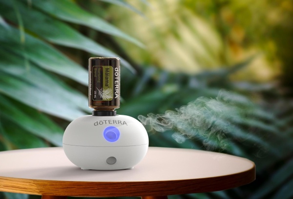 Картинка Набор doTERRA портативный диффузор Bubble с датчиком движения и смесь Малама, 15 мл от магазина dōTERRA