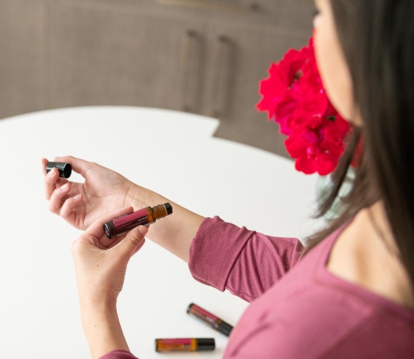 Картинка Королева масел «Роза», Rose doTERRA Touch, роллер 10 мл от магазина dōTERRA