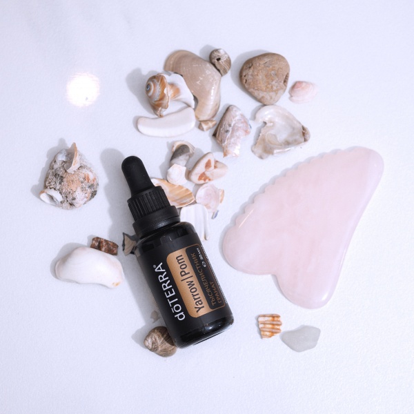 Картинка Коллекция красоты «Гуаша» скребок с маслом doTERRA Тысячелистник | Гранат, 30 мл от магазина dōTERRA